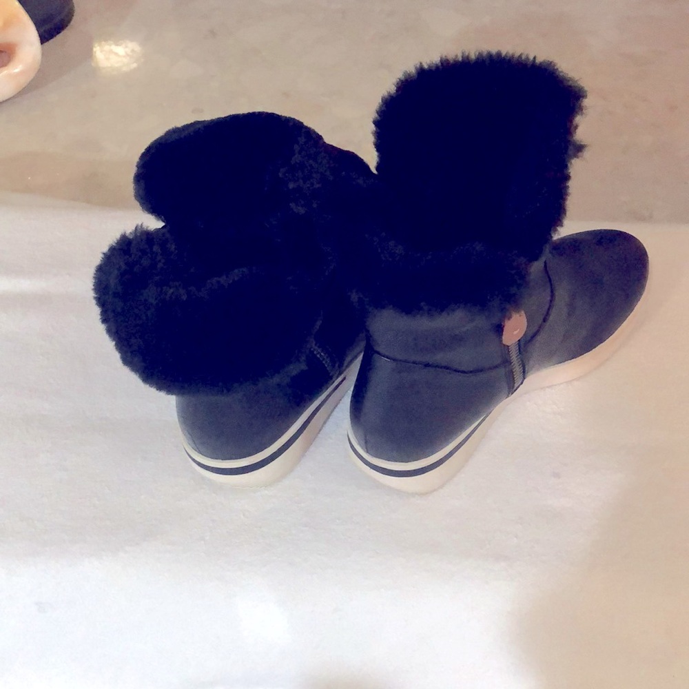 Kenneth Cole Black Leather fur lined boots. Gentle Souls collection. 8 1/2 med.